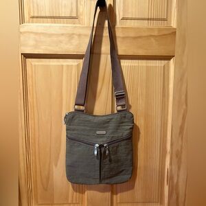 Baggallini Horizon Crossbody bag grey
